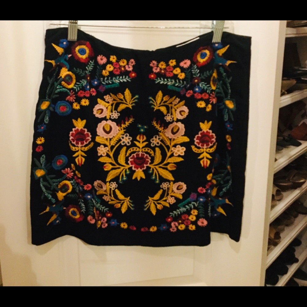 Umgee Embroidered Skirt - Large